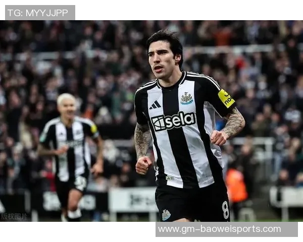 纽卡斯尔领先进球托纳利禁区外射门意外折射助攻成功