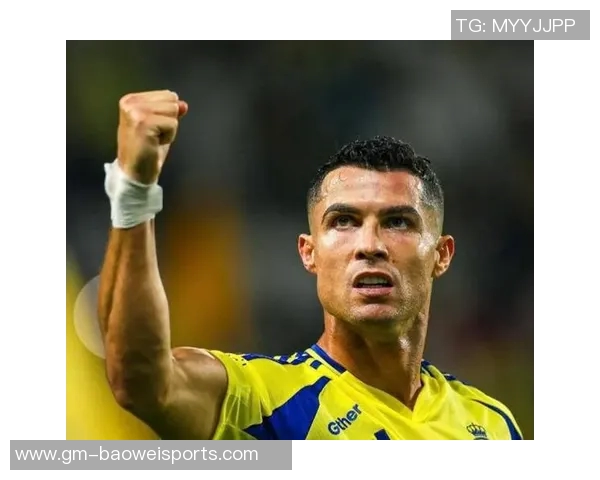 C罗40岁后依然状态火热本赛季已打入30球展现顶级实力 C罗40岁后依然状态火热本赛季已打入30球展现顶级实力