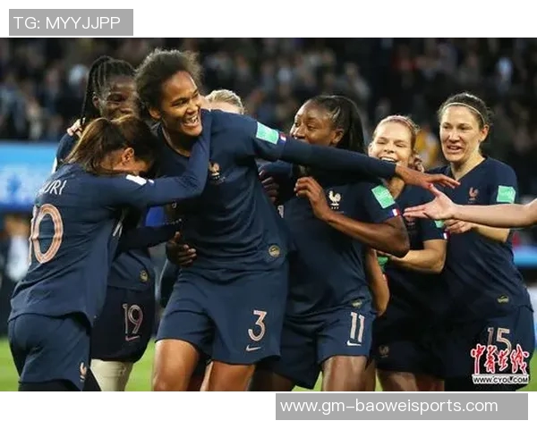 法国足协主席宣布未来四年将投资55亿欧支持业余足球和女足发展 法国足协主席宣布未来四年将投资55亿欧支持业余足球和女足发展