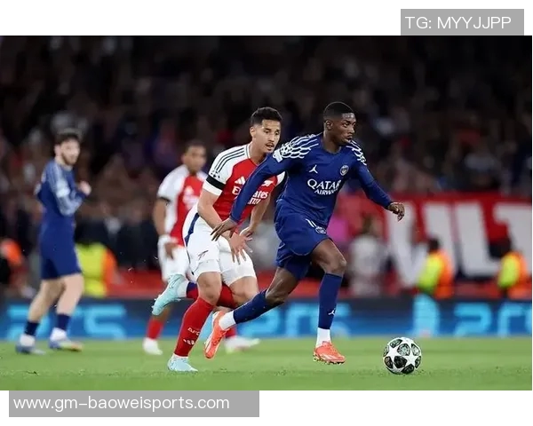 登贝莱伤情未愈仍坚持参加巴黎训练展现斗志 登贝莱伤情未愈仍坚持参加巴黎训练展现斗志